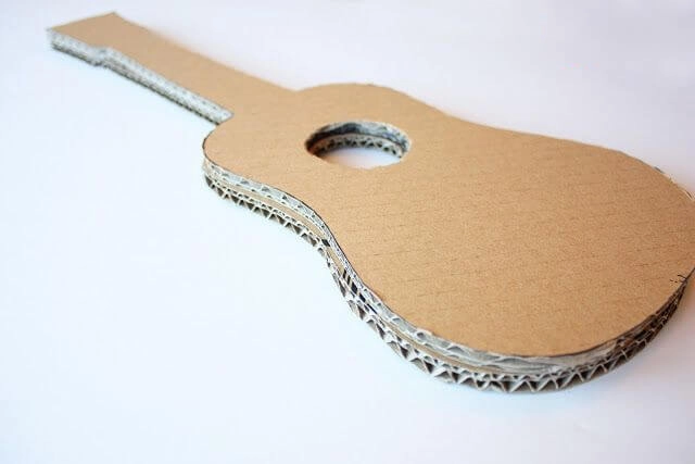 cách làm đàn guitar bằng bìa cứng