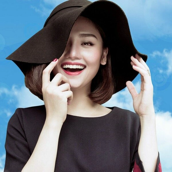 Giả Vờ Nhưng Em Yêu Anh - Miu Lê | Lời bài hát, hợp âm, MV
